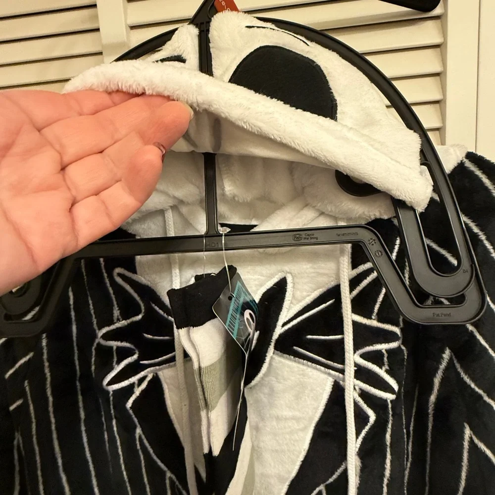 Disney Jack Skellington Nightmare before Christmas Pajama Set Socks NEW Sz 8/10 - Picture 7 of 14